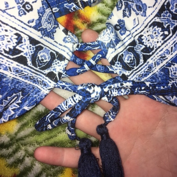 Bikini - Picture 3 of 3